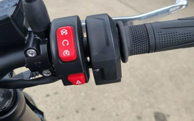 2026 Triumph Trident 800 Jet Black