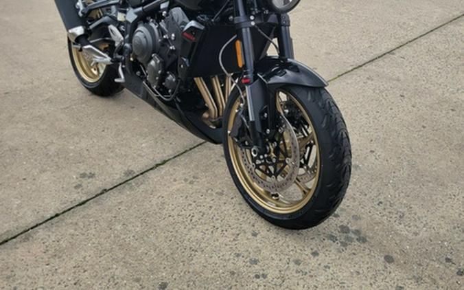 2026 Triumph Trident 800 Jet Black