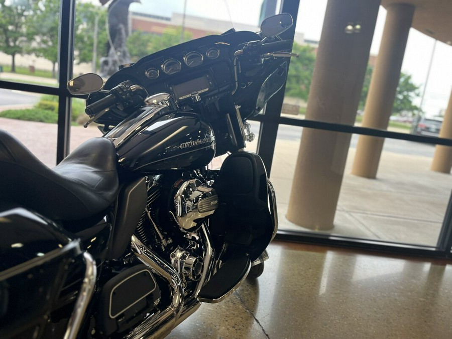 2016 Harley-Davidson Ultra Limited Vivid Black