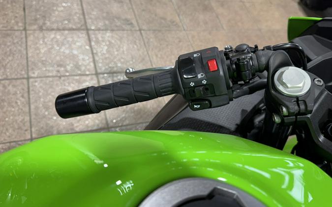 2025 Kawasaki Ninja 500 KRT Edition SE ABS