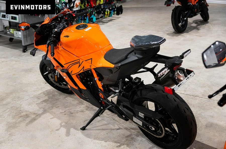 2026 KTM RC 990 R