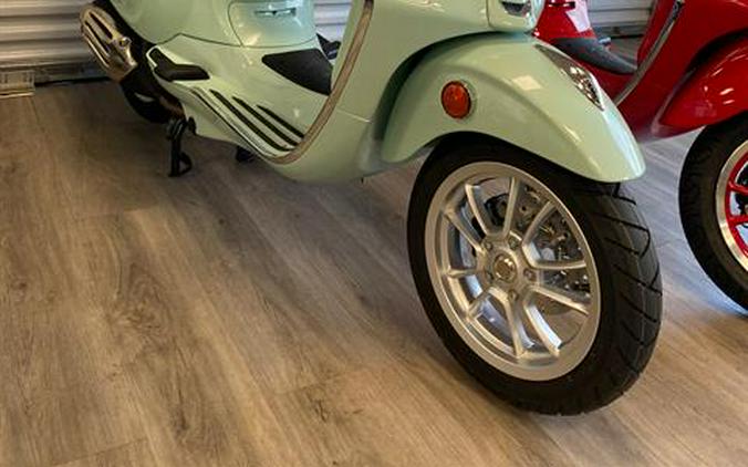 2023 Vespa GTS 300