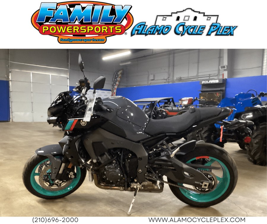 New 2023 YAMAHA MT10 CYAN STORM