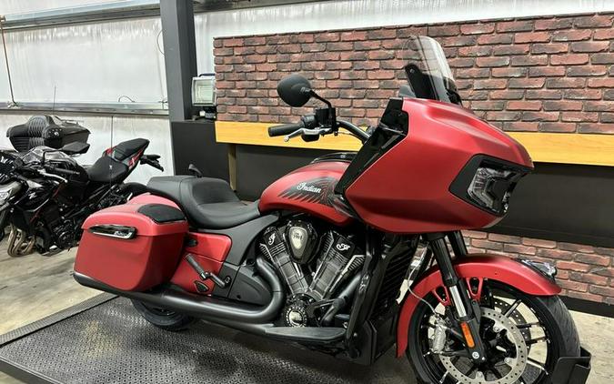 2024 Indian Motorcycle® Challenger® Dark Horse® w/PowerBand Audio Pkg Sunset Red Smoke