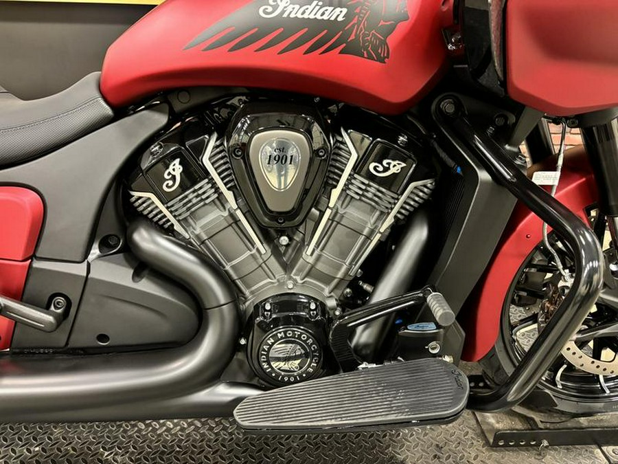 2024 Indian Motorcycle® Challenger® Dark Horse® w/PowerBand Audio Pkg Sunset Red Smoke