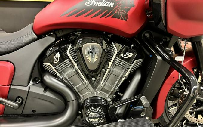 2024 Indian Motorcycle® Challenger® Dark Horse® w/PowerBand Audio Pkg Sunset Red Smoke