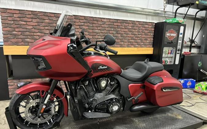 2024 Indian Motorcycle® Challenger® Dark Horse® w/PowerBand Audio Pkg Sunset Red Smoke