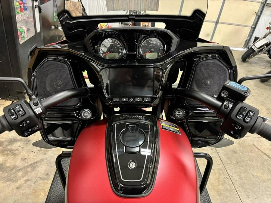 2024 Indian Motorcycle® Challenger® Dark Horse® w/PowerBand Audio Pkg Sunset Red Smoke