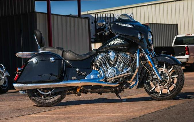 2017 Indian Motorcycle® Chieftain® Limited Thunder Black