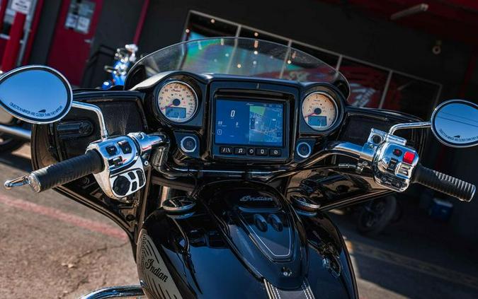 2017 Indian Motorcycle® Chieftain® Limited Thunder Black