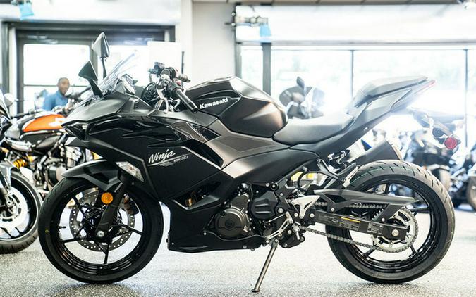 2026 Kawasaki Ninja 500 ABS Metallic Flat Spark Black