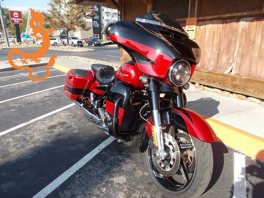 2017 Harley-Davidson® FLHXSE - CVO™ Street Glide®