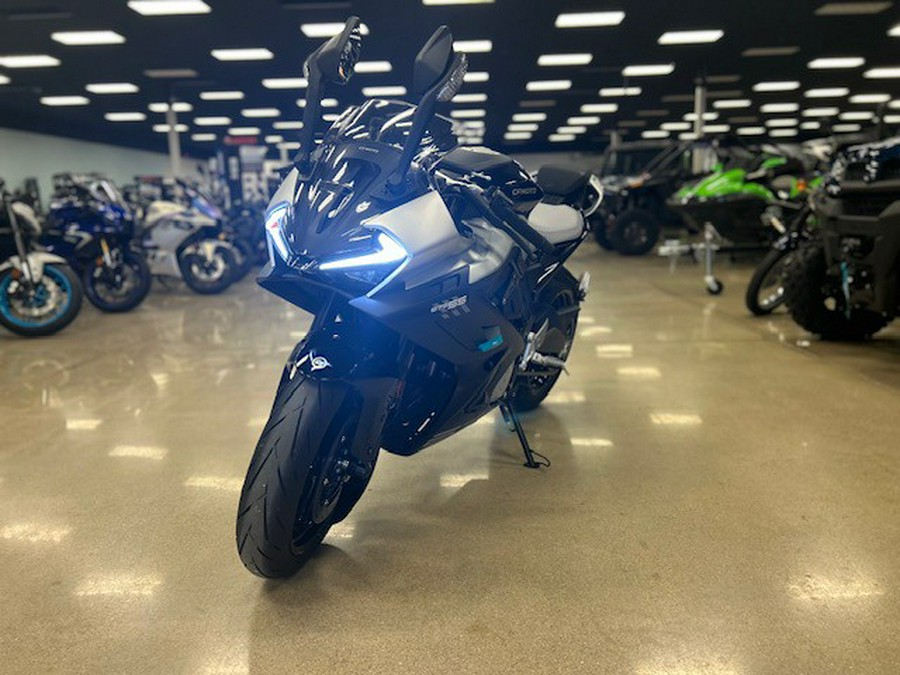 2025 CFMOTO 675 SS