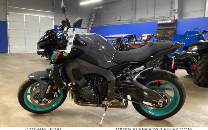 New 2023 YAMAHA MT10 CYAN STORM