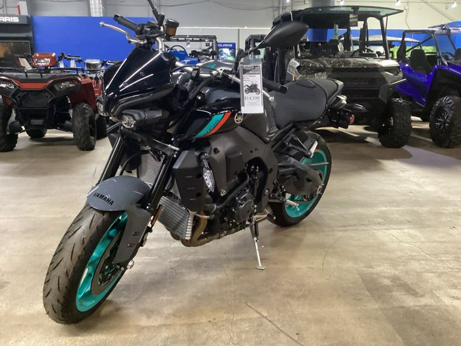 New 2023 YAMAHA MT10 CYAN STORM