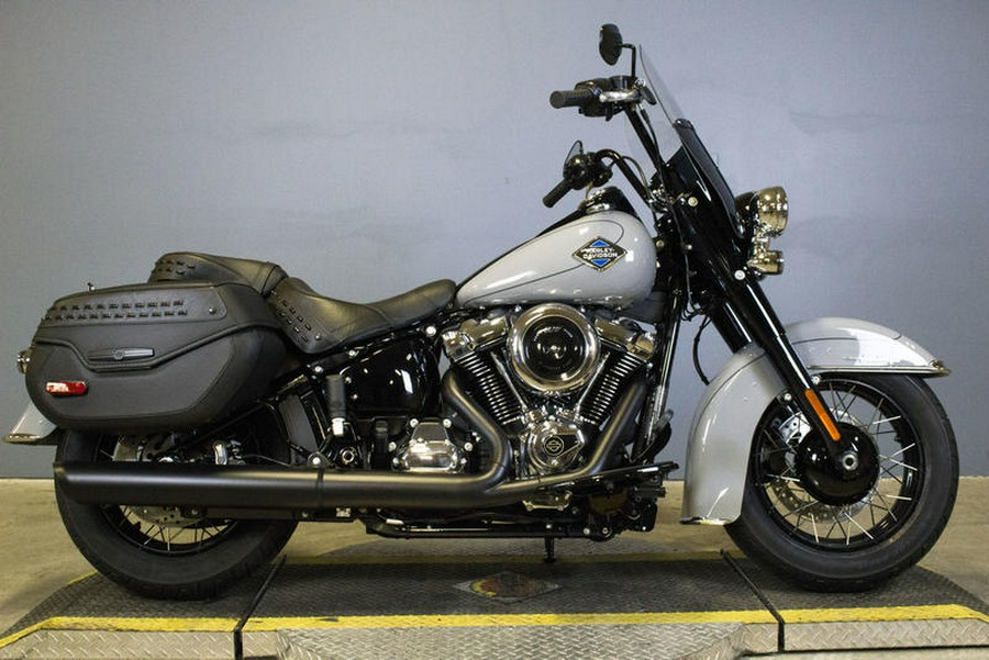 2025 Harley-Davidson® FLHC - Heritage Classic