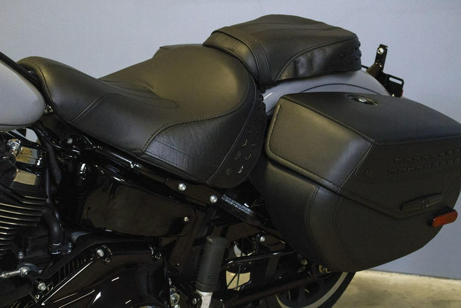 2025 Harley-Davidson® FLHC - Heritage Classic