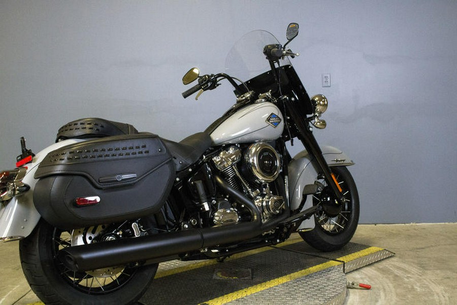 2025 Harley-Davidson® FLHC - Heritage Classic