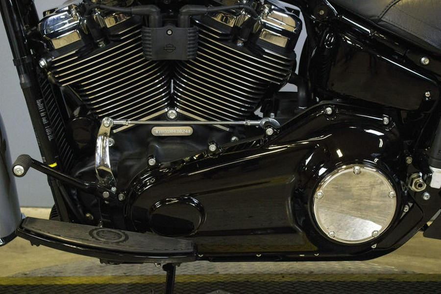 2025 Harley-Davidson® FLHC - Heritage Classic