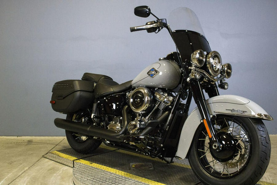 2025 Harley-Davidson® FLHC - Heritage Classic