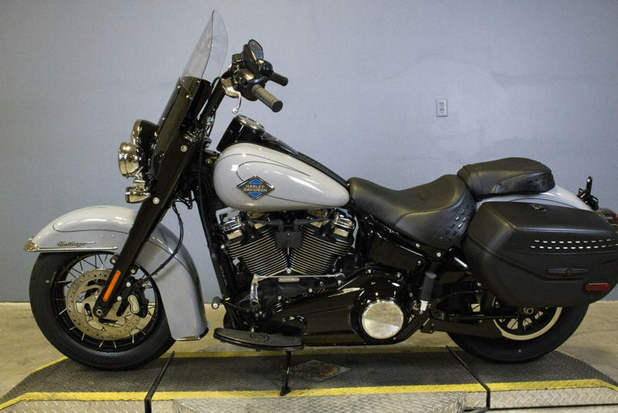 2025 Harley-Davidson® FLHC - Heritage Classic