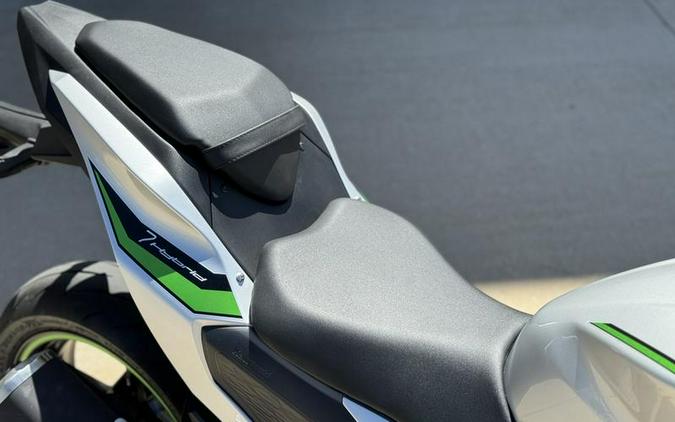 2024 Kawasaki Z7 Hybrid ABS