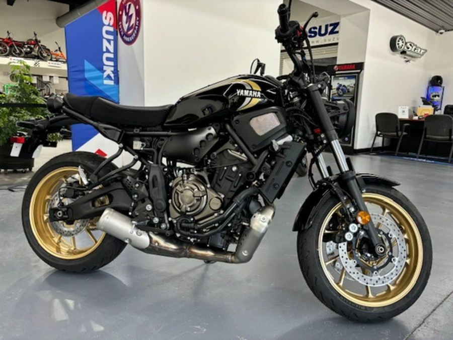 2025 Yamaha XSR 700