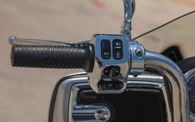 2018 Indian Motorcycle® Chieftain® Elite Black Hills Silver w/ Marble Accents