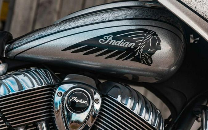 2018 Indian Chieftain Elite Black Hills Silver W/ Marble Acce