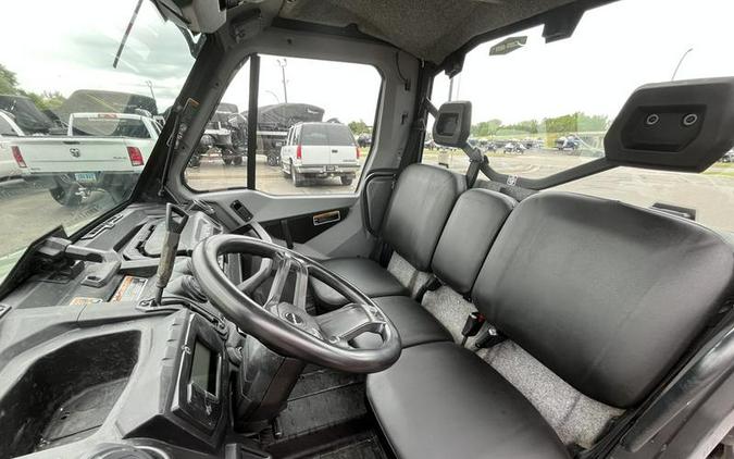 2021 Can-Am® Defender DPS CAB HD8