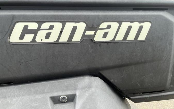 2021 Can-Am® Defender DPS CAB HD8