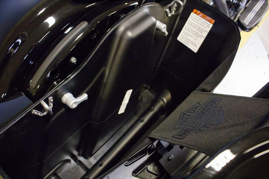 2025 Harley-Davidson® FLTRX - Road Glide®