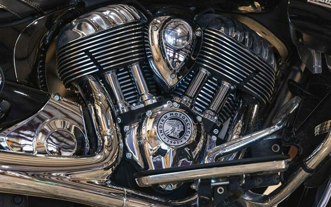 2018 Indian Roadmaster ABS Thunder Black ABS Icon Thunder BlackSnake Skin Gree