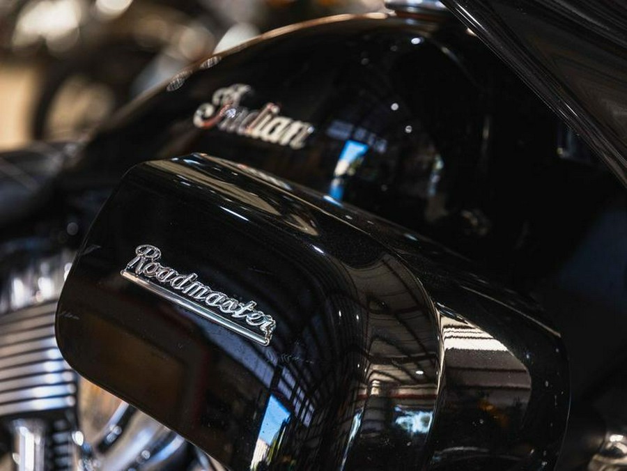 2018 Indian Motorcycle® Roadmaster® ABS Thunder Black