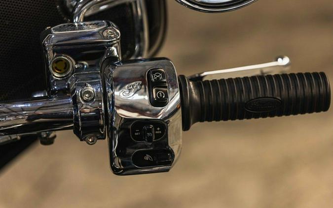 2018 Indian Roadmaster ABS Thunder Black ABS Icon Thunder BlackSnake Skin Gree