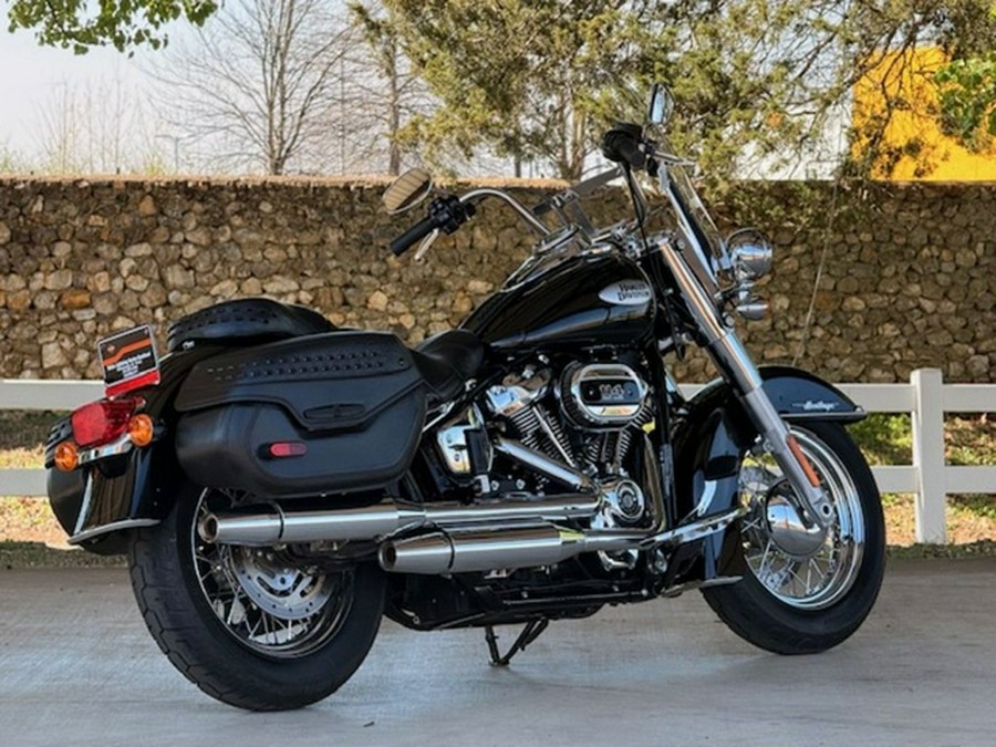 2023 Harley-Davidson FLHCS - Heritage Classic