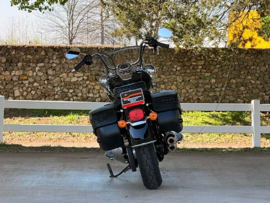 2023 Harley-Davidson FLHCS - Heritage Classic