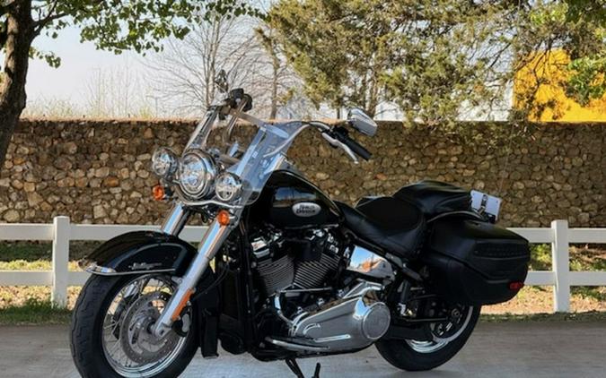 2023 Harley-Davidson FLHCS - Heritage Classic