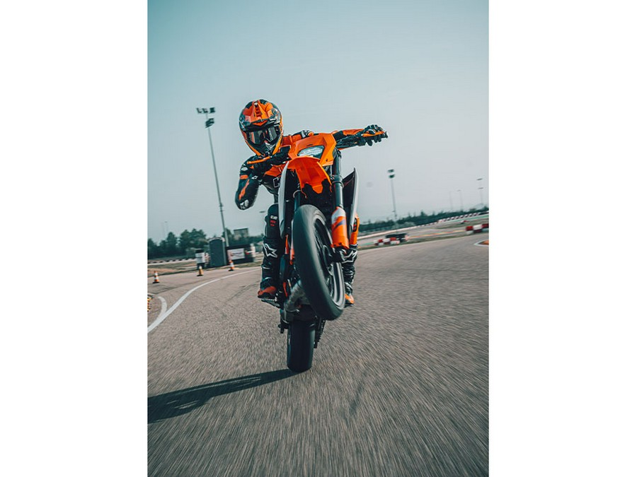 2026 KTM 390 SMC R