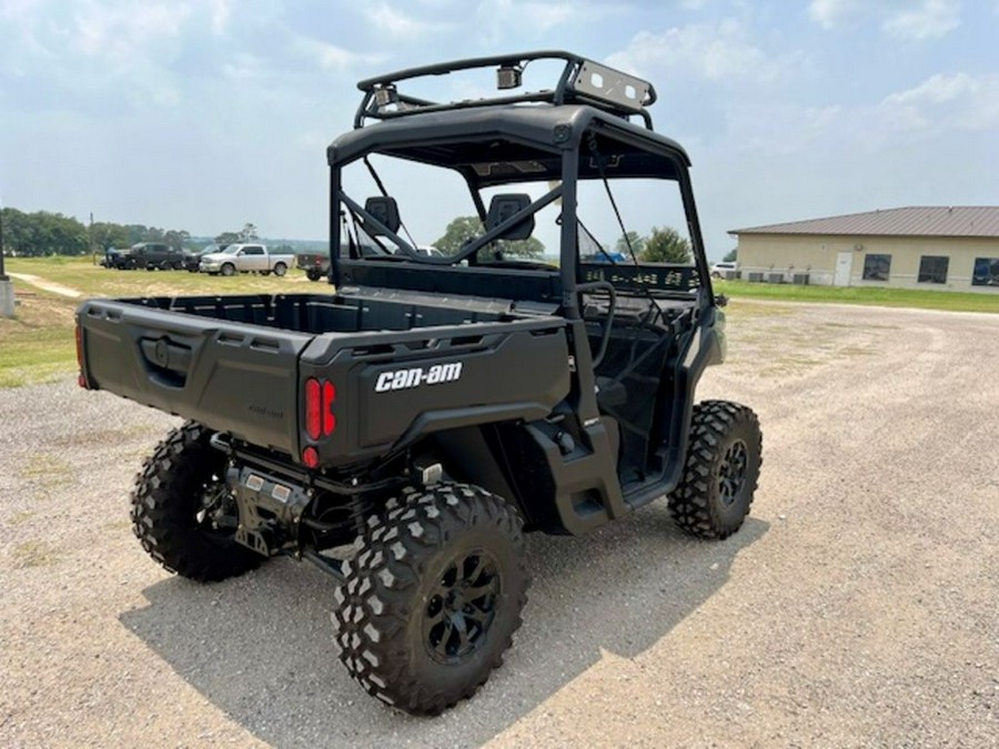 2023 Can-Am™ Defender DPS HD10