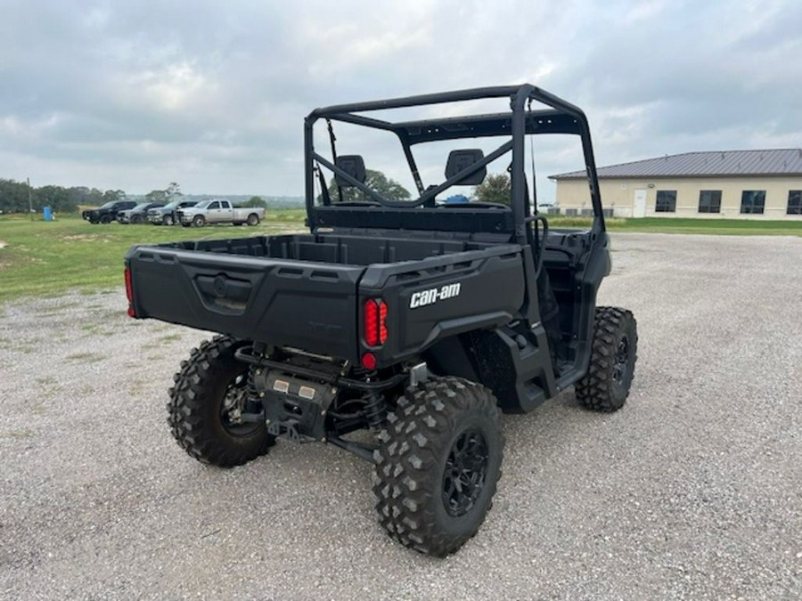 2023 Can-Am Defender DPS HD10