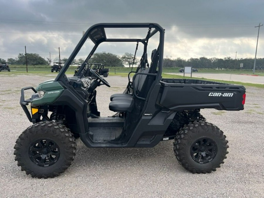 2023 Can-Am Defender DPS HD10