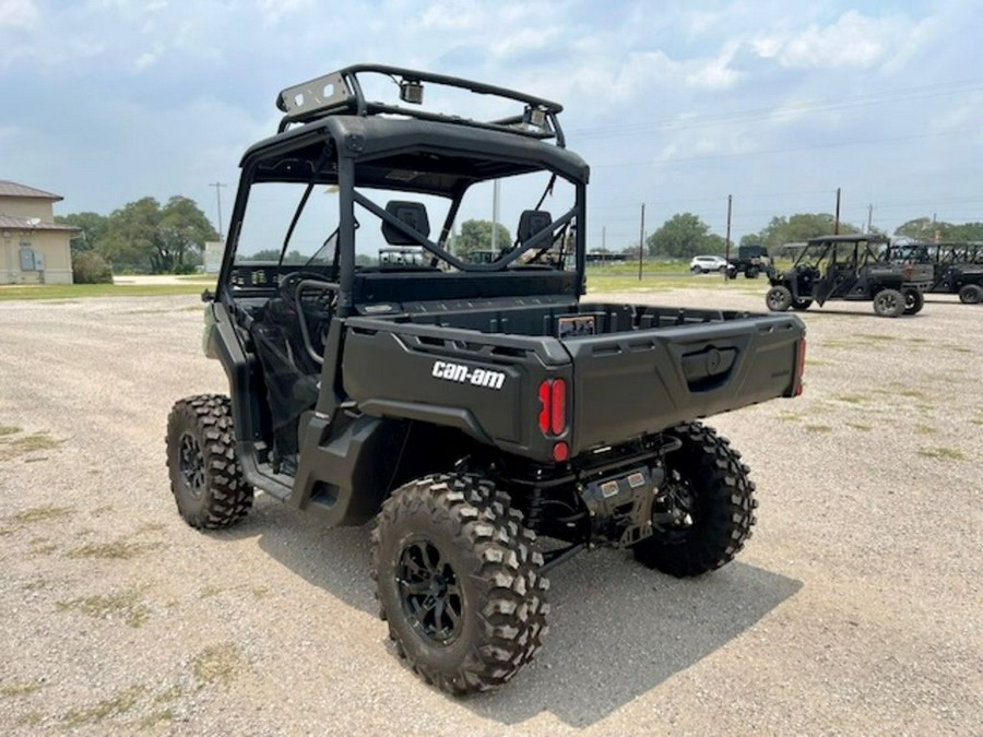 2023 Can-Am™ Defender DPS HD10