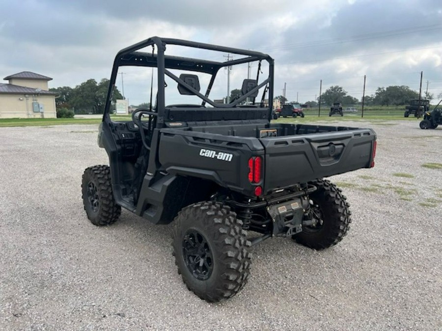 2023 Can-Am Defender DPS HD10