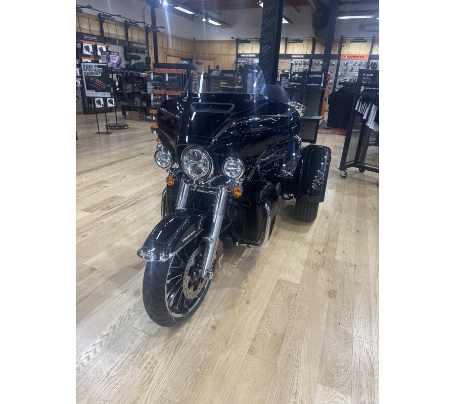 FLHTCUTG 2025 Tri Glide® Ultra