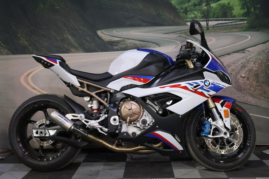 2022 BMW S 1000 RR Light White / Racing Blue / Racing Red