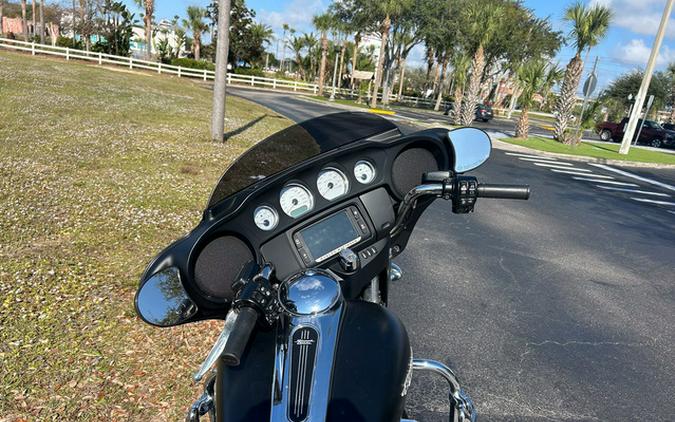 2017 Harley-Davidson FLHXS - Street Glide Special