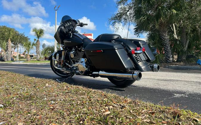 2017 Harley-Davidson FLHXS - Street Glide Special