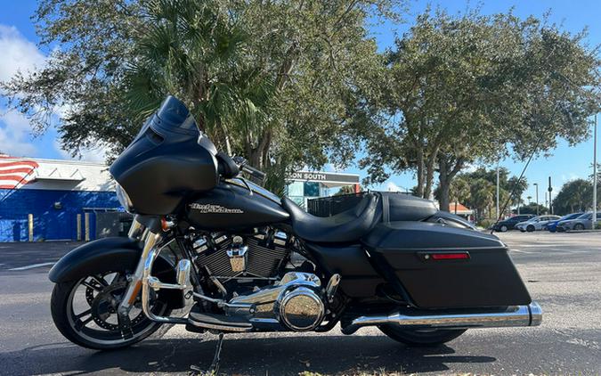 2017 Harley-Davidson FLHXS - Street Glide Special