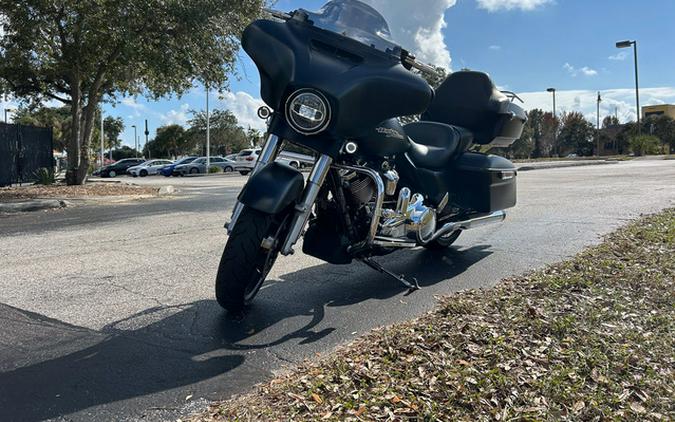2017 Harley-Davidson FLHXS - Street Glide Special
